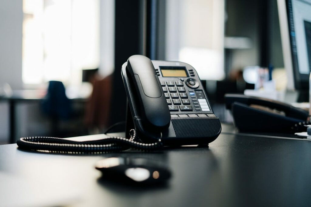 Why Small Businesses Should Switch to VoIP Systems